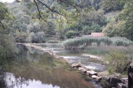 SLUNJ - PLITVICE, MLIN I 5 OBJEKATA NA KORANI, 20000 M2! PRILIKA!, Slunj, Γη