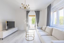 Kantrida, novouređeni stan s parkingom 100 m od mora, Rijeka, Appartment