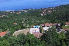 OPATIJA, POLJANE- KUĆA SA DVA DVOETAŽNA STANA DVA BAZENA I PANORAMSKI POGLED!, Opatija - Okolica, Σπίτι