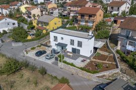 ZAMET KUĆA NOVOGRADNJA dvoetažan stan sa velikom garažom  i okućnicom od 523m2, Rijeka, Haus