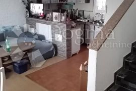 OPATIJA BRGUD KUĆA  100m2, Matulji, Famiglia