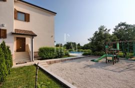 Savićenta Villa 296m2, okućnica 2000m2, bazen,mini golf, teren za mali nogomet, Svetvinčenat, Casa