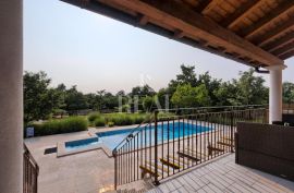 Savićenta Villa 296m2, okućnica 2000m2, bazen,mini golf, teren za mali nogomet, Svetvinčenat, Haus