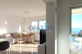 prekrasan 4 sobni stan S POGLEDOM NA MORE I BAZENOM U LOVRANU, Lovran, Appartement