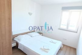 prekrasan 4 sobni stan S POGLEDOM NA MORE I BAZENOM U LOVRANU, Lovran, Appartement