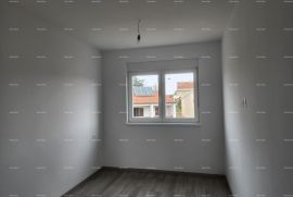 Stan Pula, Valdebek, nova , manja stambena zgrada. Apartman , cijela etaža., Pula, Appartamento