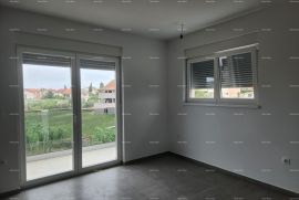 Stan Pula, Valdebek, nova , manja stambena zgrada. Apartman , cijela etaža., Pula, Apartamento