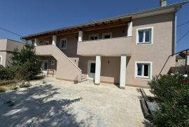 Apartmanska kuća u Medulinu, Istra, Medulin, Σπίτι