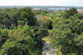 Četiri građevinska zemljišta u Burićima, Kanfanar, Kanfanar, Land