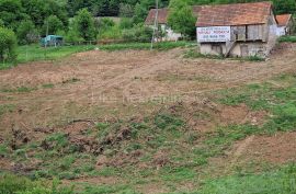 OROVAC ( Otočac ) kuća prizemnica, pomoćna zgrada, vrt, oranica, Otočac, Casa