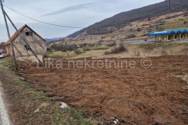 OROVAC ( Otočac ) kuća prizemnica, pomoćna zgrada, vrt, oranica, Otočac, بيت