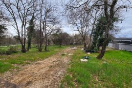 Poljoprivredno zemljište Prodajemo poljoprivredno zemljište. Fažana., Fažana, Land