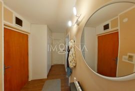 Dvosoban stan sa baštom 58m2+25m2, Dobrinja, Sarajevo Novi Grad, Appartement