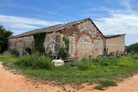 Umag- okolica autohtona kamena ruševina za renovaciju, Umag, House