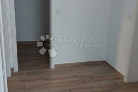 Kuća na Pagu, Mandre, PRILIKA! Dva apartmana, Kolan, House