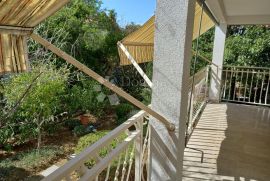 Novi Vinodolski, kuća sa pet apartmana, Novi Vinodolski, Casa