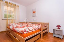 APARTMAN S TERASOM - OTOK KRK, Dobrinj, Appartement