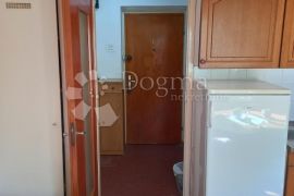 Vojak, solidan stan na dobroj lokaciji, Rijeka, Appartement