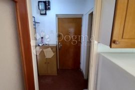 Vojak, solidan stan na dobroj lokaciji, Rijeka, Appartement