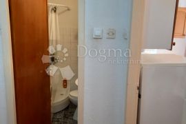 Vojak, solidan stan na dobroj lokaciji, Rijeka, Appartment