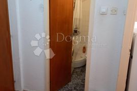 Vojak, solidan stan na dobroj lokaciji, Rijeka, Appartment