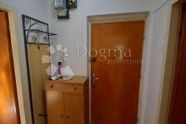 Vojak, solidan stan na dobroj lokaciji, Rijeka, Appartment