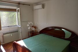 Vojak, solidan stan na dobroj lokaciji, Rijeka, Appartment