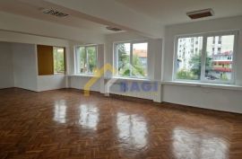 Poslovni prostor, Karlovac, uredski, 120m2, Karlovac, Commercial property