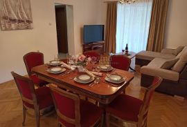 MALINSKA - APARTMANSKA KUĆA SA 6 APARTMANA, Malinska-Dubašnica, Famiglia