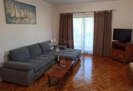 MALINSKA - APARTMANSKA KUĆA SA 6 APARTMANA, Malinska-Dubašnica, Haus