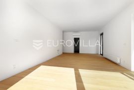 Rovinj, Sv. Vid, trosoban stan NKP 128 m2 u prizemlju, vrt, parking, Rovinj, Appartamento