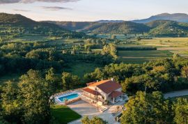 Luksuzna vila okružena zelenilom, Labin, Casa