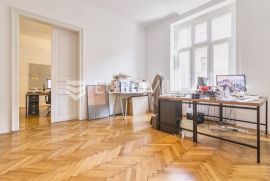 Zagreb, Centar, Svačićev trg, prekrasan troiposoban stan 115m2 na 2 katu, Zagreb, Flat