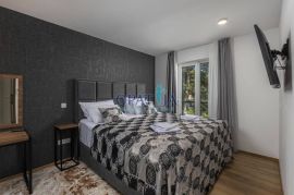 Opatija-Mošćenička draga dvojna villa sa bazenom 202 m2, Mošćenička Draga, Σπίτι