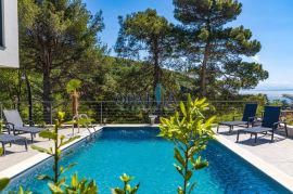 Opatija-Mošćenička draga dvojna villa sa bazenom 202 m2, Mošćenička Draga, Kuća