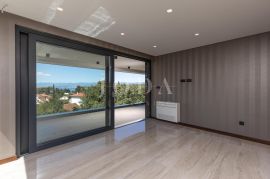 Luksuzni penthouse s bazenom i pogledom na more, Malinska-Dubašnica, Διαμέρισμα