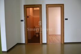 MATULJI, strogi centar poslovni prostor 135 m2, Matulji, Propiedad comercial