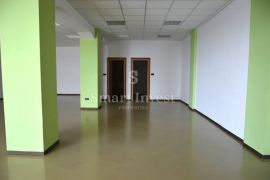 MATULJI, strogi centar poslovni prostor 135 m2, Matulji, Ticari emlak