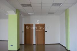 MATULJI, strogi centar poslovni prostor 135 m2, Matulji, العقارات التجارية