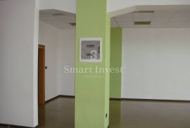 MATULJI, strogi centar poslovni prostor 135 m2, Matulji, Propiedad comercial