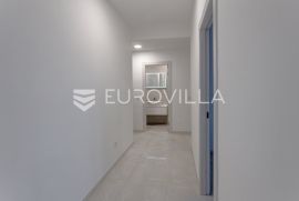 Vodice, lijepi dvosobni stan NKP 59,66 m2, Vodice, Wohnung