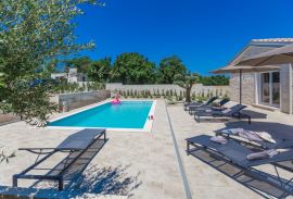 Nova moderna villa sa bazenom na mirnoj lokaciji, Poreč,okolica, Istra, Poreč, House