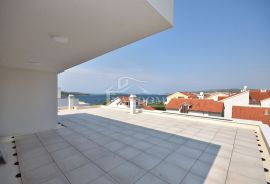 SRIMA - Drugi red do plaže, luksuzni stan S7 sa krovnom terasom, Vodice, Appartamento