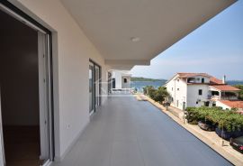 SRIMA - Drugi red do plaže, luksuzni stan S7 sa krovnom terasom, Vodice, Διαμέρισμα