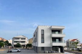 OTOK PAG, NOVALJA - stan u novogradnji top lokacija 4s+db s okućnicom, Novalja, Appartment