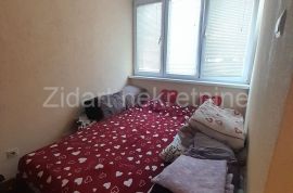 Zemun polje, Franje Krča, 2.5 stan na prodaju, Zemun, Appartement