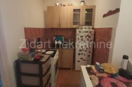 Zemun polje, Franje Krča, 2.5 stan na prodaju, Zemun, Flat