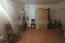 Zemun polje, Franje Krča, 2.5 stan na prodaju, Zemun, Appartamento