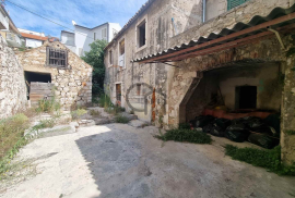 Nekretnina s velikim potencijalom u Šibeniku, Šibenik, Casa