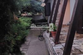 Sombor, centar, plac 1600 sa dva objekta ID#1773, Sombor, House